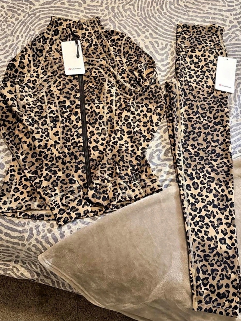 Lululemon Define Jacket and Leggings Set, Brown & Black